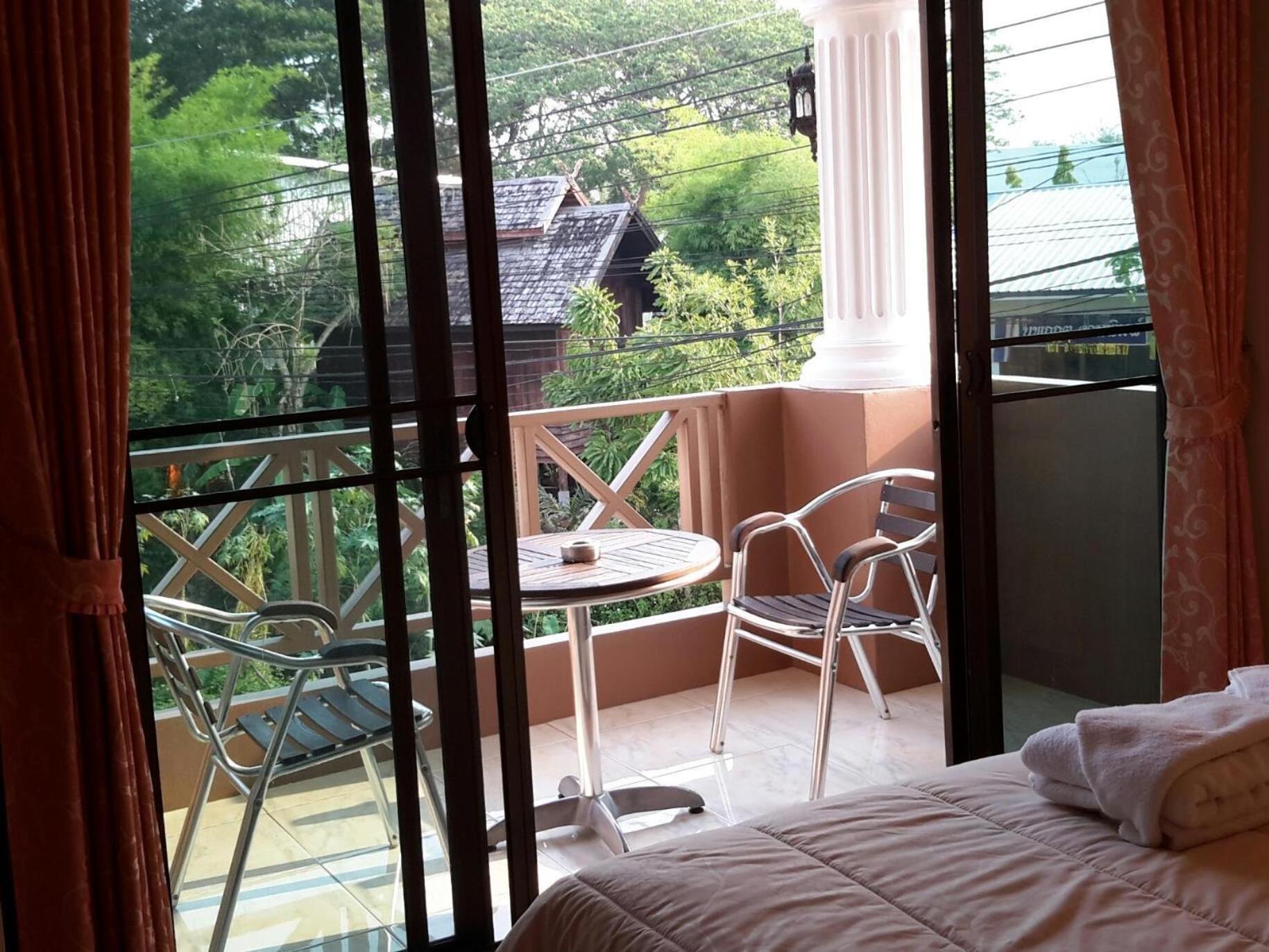 Donchai House Guest House& Cafe Chiang Mai Exterior photo